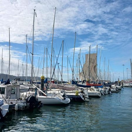 Vintage Sailboat In Belem Otel Lisboa Dış mekan fotoğraf